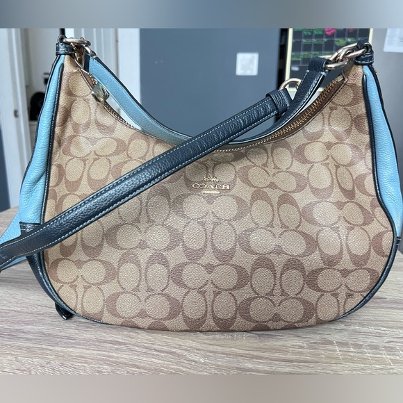 Coach crossbody - Picture 1 of 3